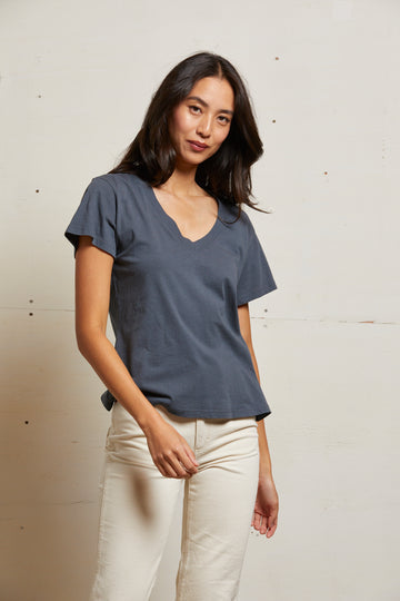 Hendrix Boxy V-Neck Tee